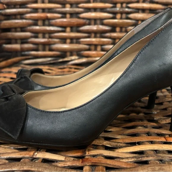 Lauren Ralph Lauren Dark Granite Gray Heels with Black  Bows size 8.5 - Picture 5 of 12